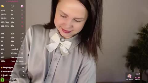 Queen of nylon  Victoria online show from March 2026 05:14:02 AM