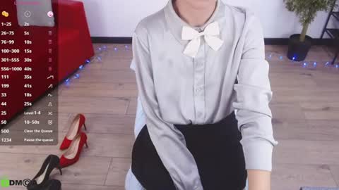Snapshot of izzy_cam chatting on June 2026 05:28:01 AM Queen of nylon Victoria online show from June 2026 05:28:01 AM