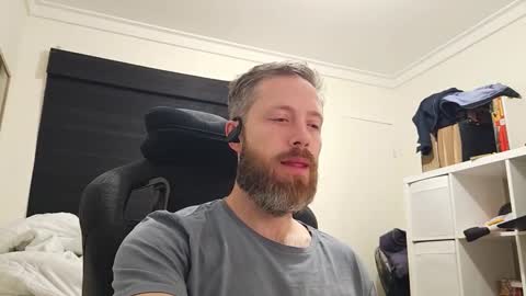 Snapshot of j0hnny_thunder chatting on October 2025 02:15:02 PM Johnny Thunder online show from October 2025 02:15:02 PM