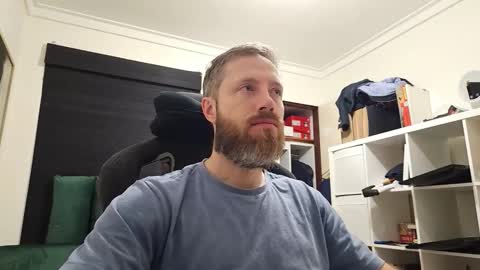 Snapshot of j0hnny_thunder chatting on October 2025 05:06:01 AM Johnny Thunder online show from October 2025 05:06:01 AM