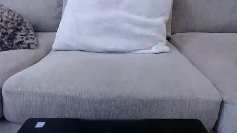 Snapshot of j335129 chatting on April 2026 04:23:01 PM James online show from April 2026 04:23:01 PM