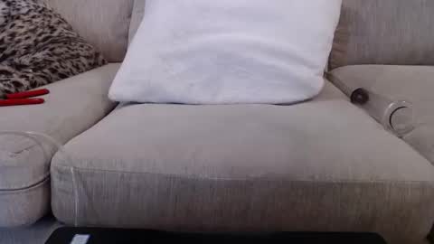 Snapshot of j335129 chatting on April 2026 06:42:01 PM James online show from April 2026 06:42:01 PM