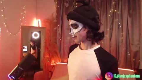 Hey im Jaxxxon check my info     online show from October 2025 08:59:01 AM