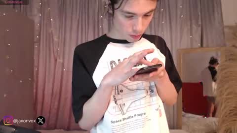 Hey im Jaxxxon check my info     online show from July 2026 11:20:02 AM