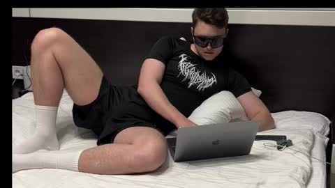 Snapshot of j_lyle_x chatting on November 2025 08:20:01 PM j_lyle_x online show from November 2025 08:20:01 PM