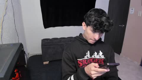 Snapshot of j_u_p_i_t_e_r chatting on December 2024 11:30:02 AM Noah online show from December 2024 11:30:02 AM