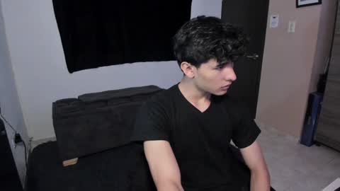 Snapshot of j_u_p_i_t_e_r chatting on December 2024 11:47:01 AM Noah online show from December 2024 11:47:01 AM