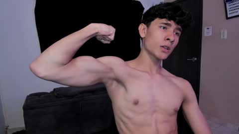 Snapshot of j_u_p_i_t_e_r chatting on December 2024 03:54:02 PM Noah online show from December 2024 03:54:02 PM