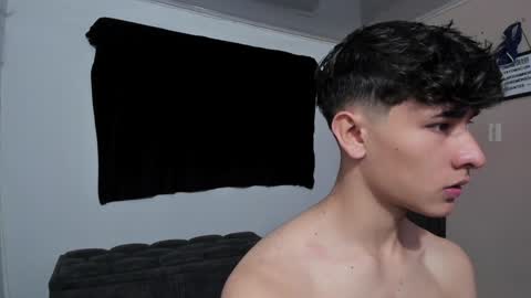 Snapshot of j_u_p_i_t_e_r chatting on December 2024 12:06:01 PM Noah online show from December 2024 12:06:01 PM