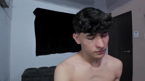 Snapshot of j_u_p_i_t_e_r chatting on December 2024 03:11:02 PM Noah online show from December 2024 03:11:02 PM