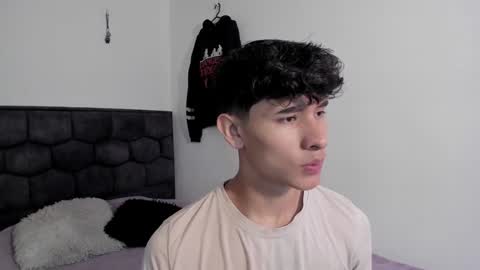 Snapshot of j_u_p_i_t_e_r chatting on December 2024 01:07:02 PM Noah online show from December 2024 01:07:02 PM