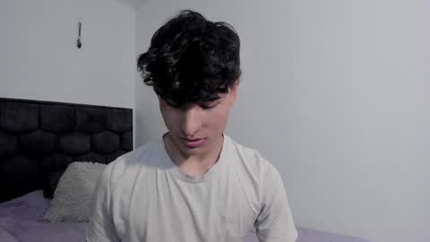 Snapshot of j_u_p_i_t_e_r chatting on December 2024 04:29:02 PM Noah online show from December 2024 04:29:02 PM