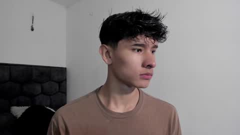 Snapshot of j_u_p_i_t_e_r chatting on December 2024 01:19:02 PM Noah online show from December 2024 01:19:02 PM