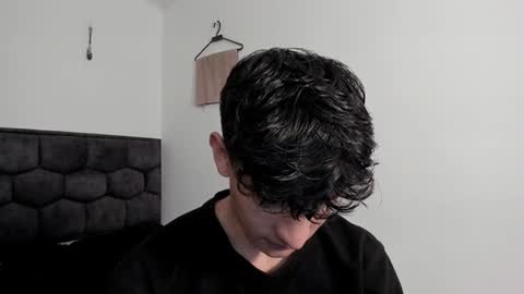 Snapshot of j_u_p_i_t_e_r chatting on January 2025 12:59:02 PM Noah online show from January 2025 12:59:02 PM