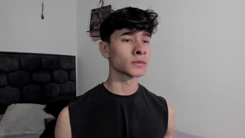 Snapshot of j_u_p_i_t_e_r chatting on January 2025 12:46:02 PM Noah online show from January 2025 12:46:02 PM