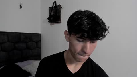 Snapshot of j_u_p_i_t_e_r chatting on January 2025 12:15:02 PM Noah online show from January 2025 12:15:02 PM