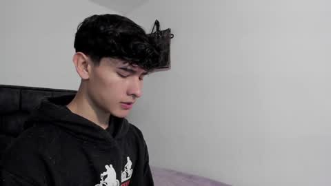 Snapshot of j_u_p_i_t_e_r chatting on January 2025 12:29:01 PM Noah online show from January 2025 12:29:01 PM