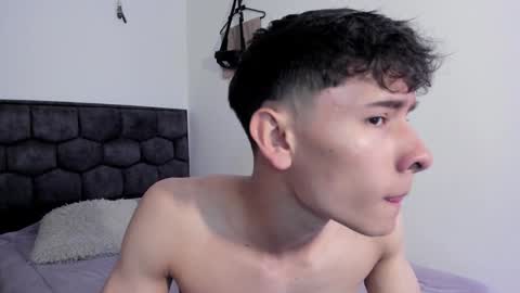 Snapshot of j_u_p_i_t_e_r chatting on January 2025 03:26:01 PM Noah online show from January 2025 03:26:01 PM