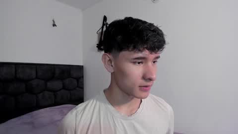 Snapshot of j_u_p_i_t_e_r chatting on January 2025 03:32:02 PM Noah online show from January 2025 03:32:02 PM