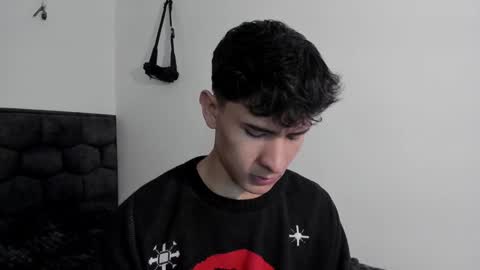 Snapshot of j_u_p_i_t_e_r chatting on January 2025 01:00:02 PM Noah online show from January 2025 01:00:02 PM