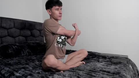 Snapshot of j_u_p_i_t_e_r chatting on January 2025 02:35:01 PM Noah online show from January 2025 02:35:01 PM