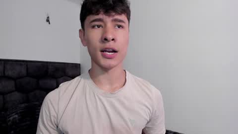 Snapshot of j_u_p_i_t_e_r chatting on January 2025 01:27:01 PM Noah online show from January 2025 01:27:01 PM