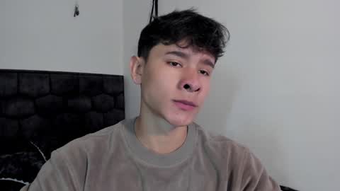 Snapshot of j_u_p_i_t_e_r chatting on February 2025 01:20:01 PM Noah online show from February 2025 01:20:01 PM