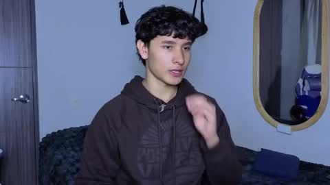 Snapshot of j_u_p_i_t_e_r chatting on September 2025 10:57:01 PM Noah online show from September 2025 10:57:01 PM