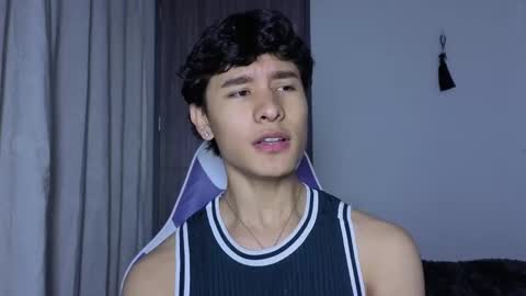 Snapshot of j_u_p_i_t_e_r chatting on October 2025 12:24:02 PM Noah online show from October 2025 12:24:02 PM