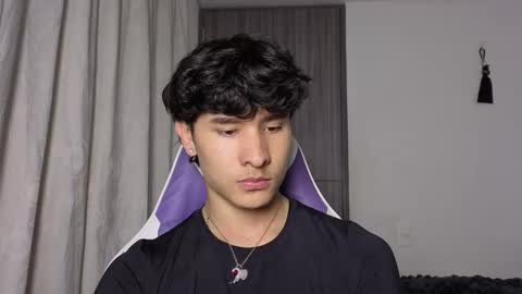 Snapshot of j_u_p_i_t_e_r chatting on October 2025 09:09:02 PM Noah online show from October 2025 09:09:02 PM