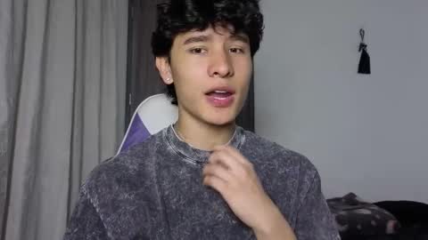 Snapshot of j_u_p_i_t_e_r chatting on November 2025 11:18:01 PM Noah online show from November 2025 11:18:01 PM