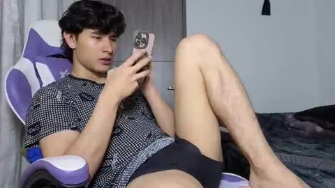 Snapshot of j_u_p_i_t_e_r chatting on November 2025 01:13:01 PM Noah online show from November 2025 01:13:01 PM