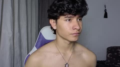 Snapshot of j_u_p_i_t_e_r chatting on November 2025 03:12:02 PM Noah online show from November 2025 03:12:02 PM