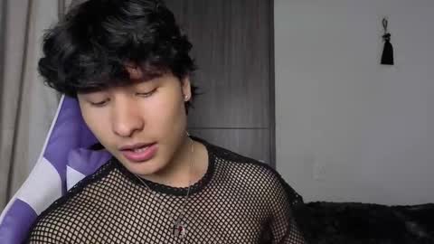 Snapshot of j_u_p_i_t_e_r chatting on November 2025 05:17:02 PM Noah online show from November 2025 05:17:02 PM