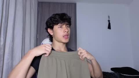 Snapshot of j_u_p_i_t_e_r chatting on December 2025 08:36:02 PM Noah online show from December 2025 08:36:02 PM