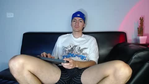 INDEPENDENT MODEL online show from December 2024 12:03:01 PM