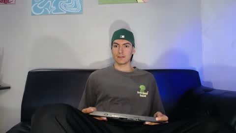 INDEPENDENT MODEL online show from January 2025 11:33:01 AM