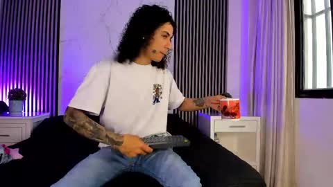 Snapshot of jackandrosse_ chatting on November 2025 01:24:03 PM Jack Rosse online show from November 2025 01:24:03 PM