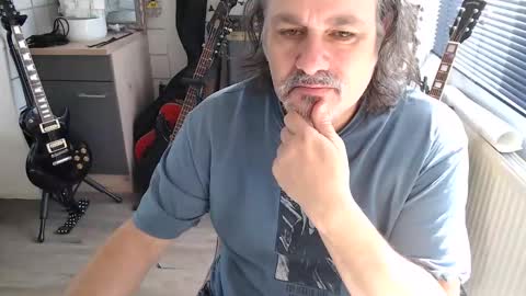 Jack independent model  online show from April 2026 12:21:02 PM