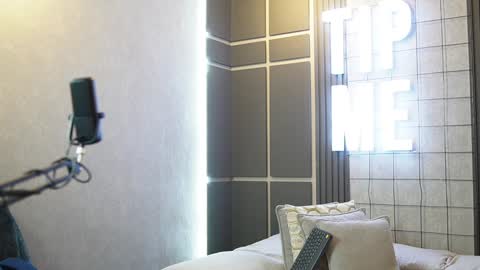 Jackson Bell online show from February 2025 01:44:01 PM