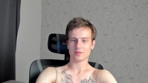 Nikolay online show from June 2026 07:40:02 PM