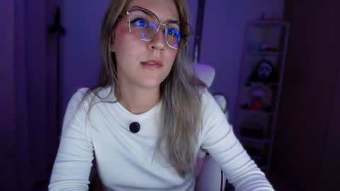 Snapshot of jacky_croft chatting on April 2026 02:09:02 AM Linda Sofia help me get to 100 thumbs up online show from April 2026 02:09:02 AM