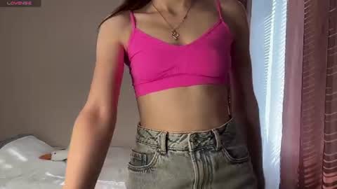 Snapshot of jaclynmalcolm chatting on June 2026 05:10:02 AM Lillian online show from June 2026 05:10:02 AM