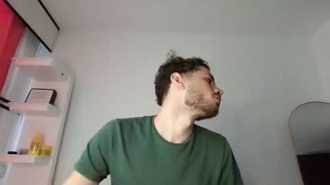 Snapshot of jacobmurphy2103 chatting on September 2025 06:00:01 PM JACOB ROBIN online show from September 2025 06:00:01 PM