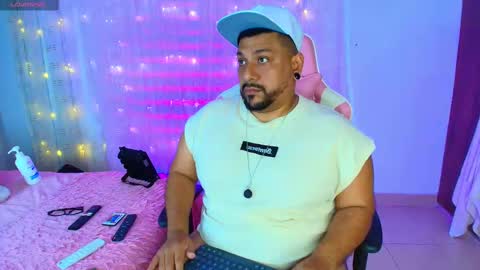 Snapshot of jacoob_woods chatting on February 2025 07:56:02 PM daddy sir master bear online show from February 2025 07:56:02 PM