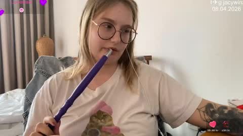 jacywinslat online show from April 2026 10:48:01 AM