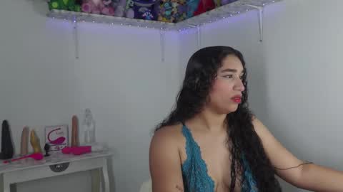 Snapshot of jadde_luxy chatting on February 2025 04:04:01 AM JADDE LUXY online show from February 2025 04:04:01 AM