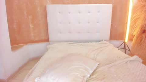 Vanniall online show from December 2024 07:36:01 PM