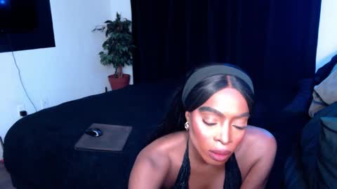 Jade online show from December 2025 10:43:01 AM