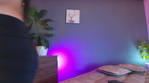 Snapshot of jade_brunnette chatting on May 2026 08:38:01 PM Jade Brunete online show from May 2026 08:38:01 PM